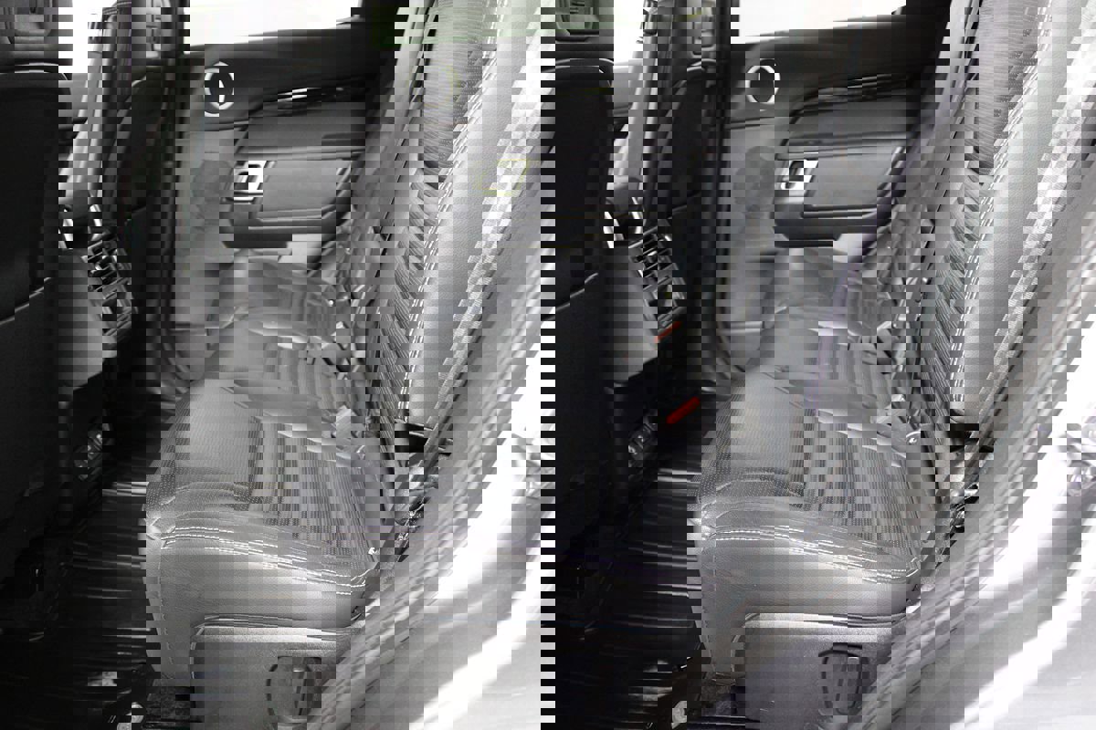 Used 2022 Land Rover Discovery S image 35