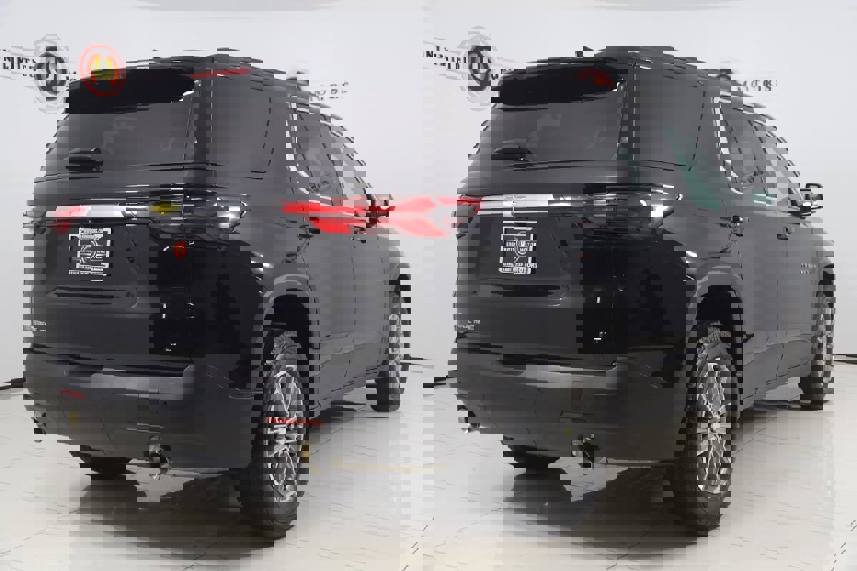 Used 2023 Chevrolet Traverse LT w/ LPO, Cargo Package image 3