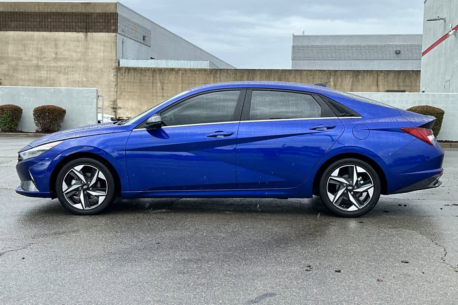 Used 2023 Hyundai Elantra Limited FWD image 9
