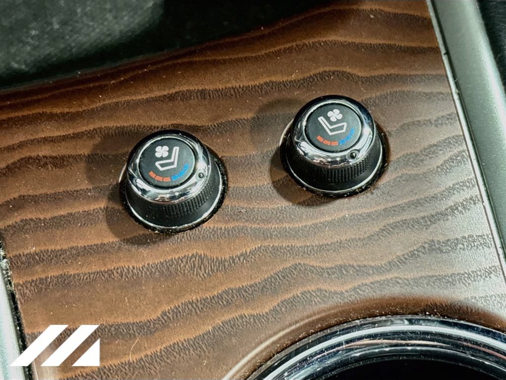 Used 2019 Nissan Pathfinder Platinum AWD/4WD image 22