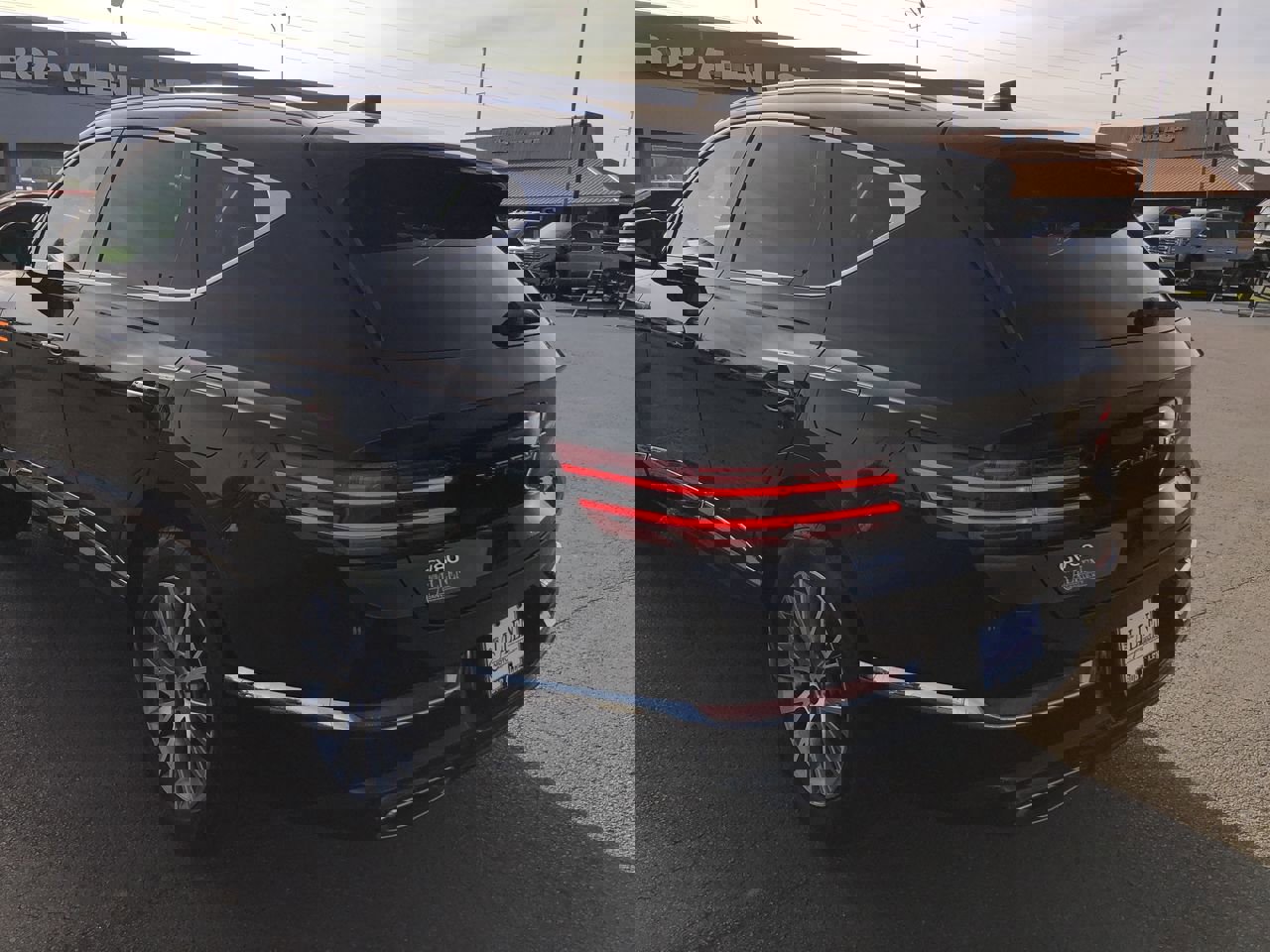 Used 2024 Genesis GV80 2.5T image 4