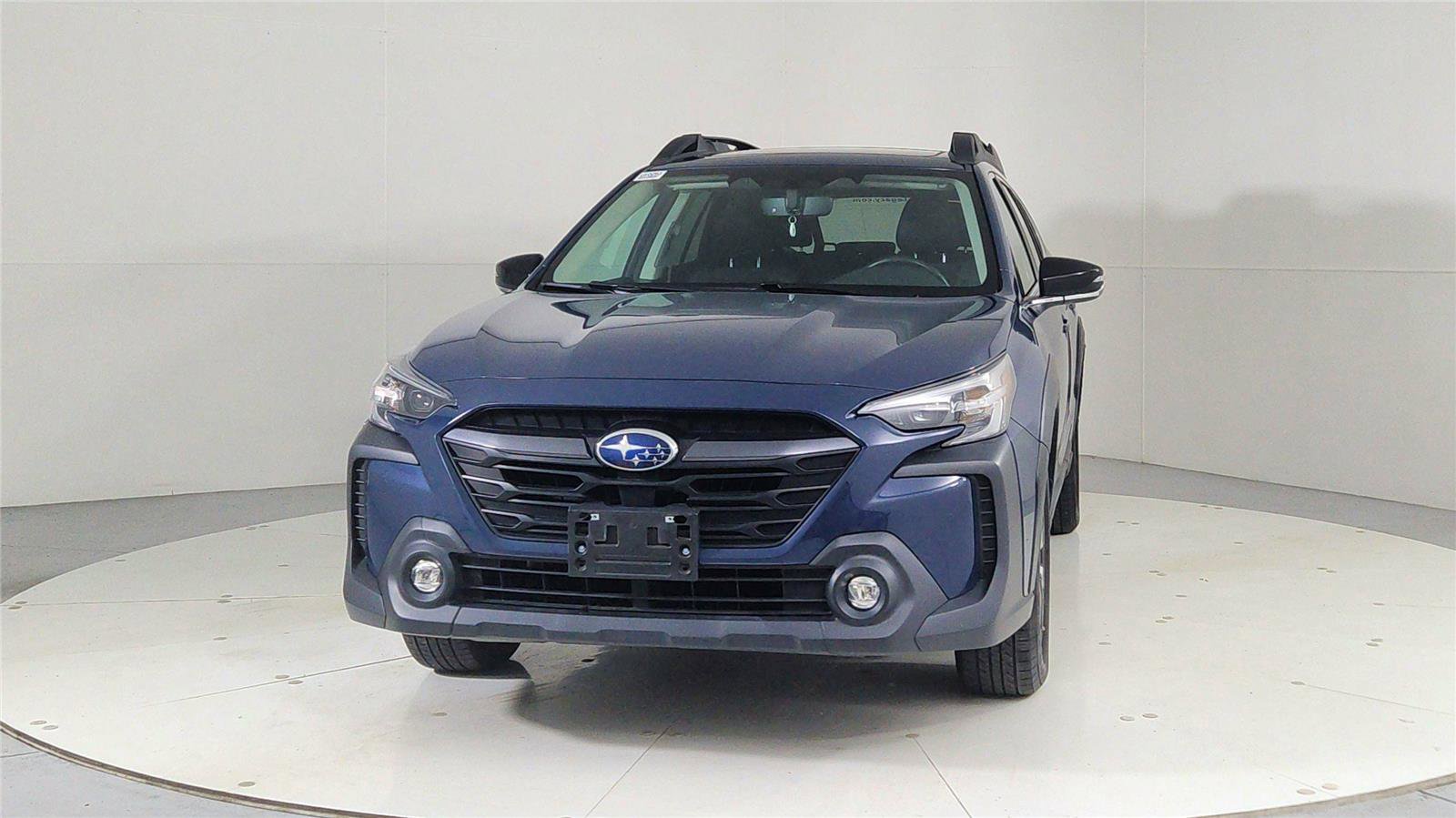 Used 2023 Subaru Outback Premium image 2