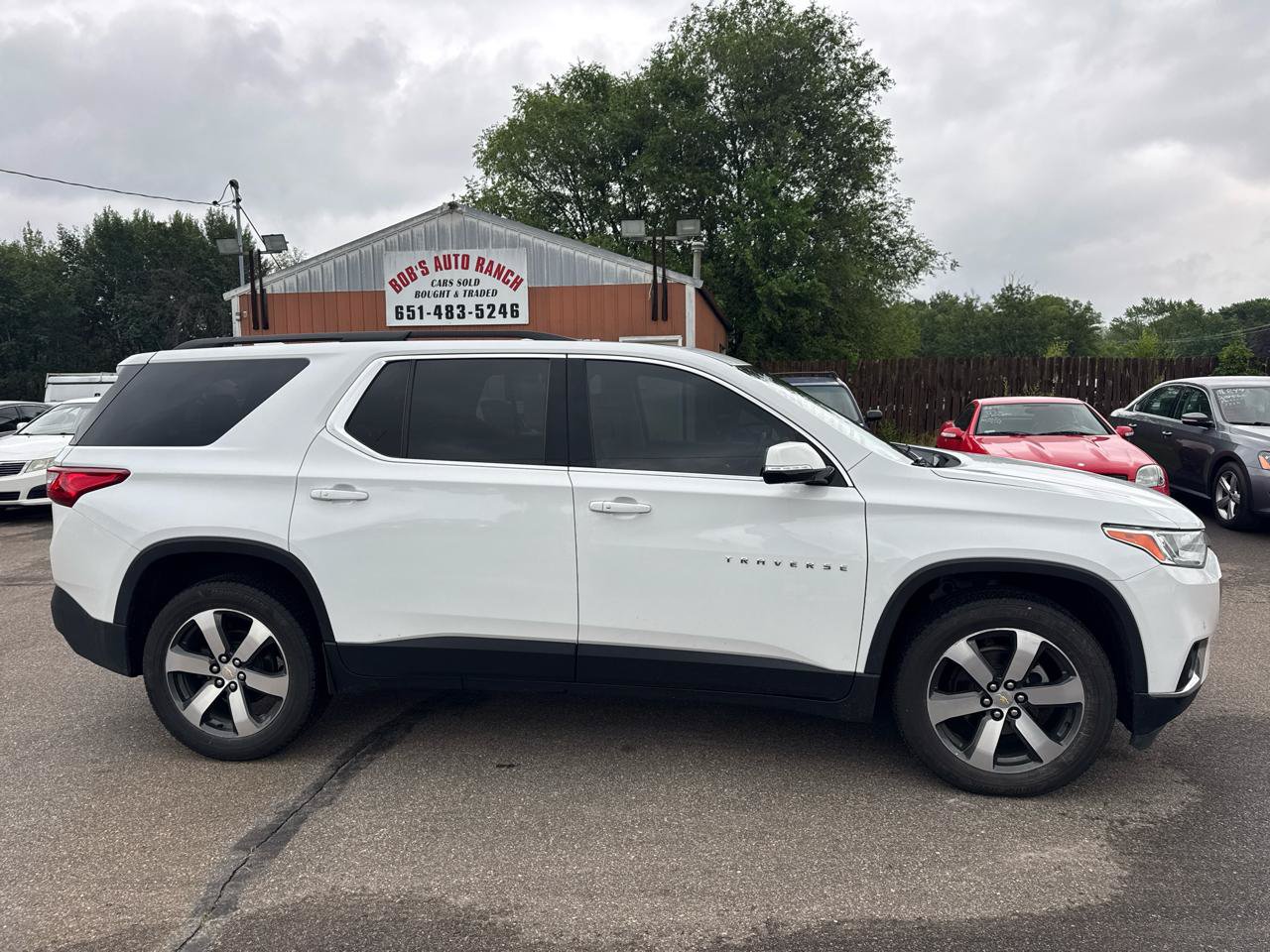 Used 2019 Chevrolet Traverse LT w/ LT Premium Package AWD/4WD image 4