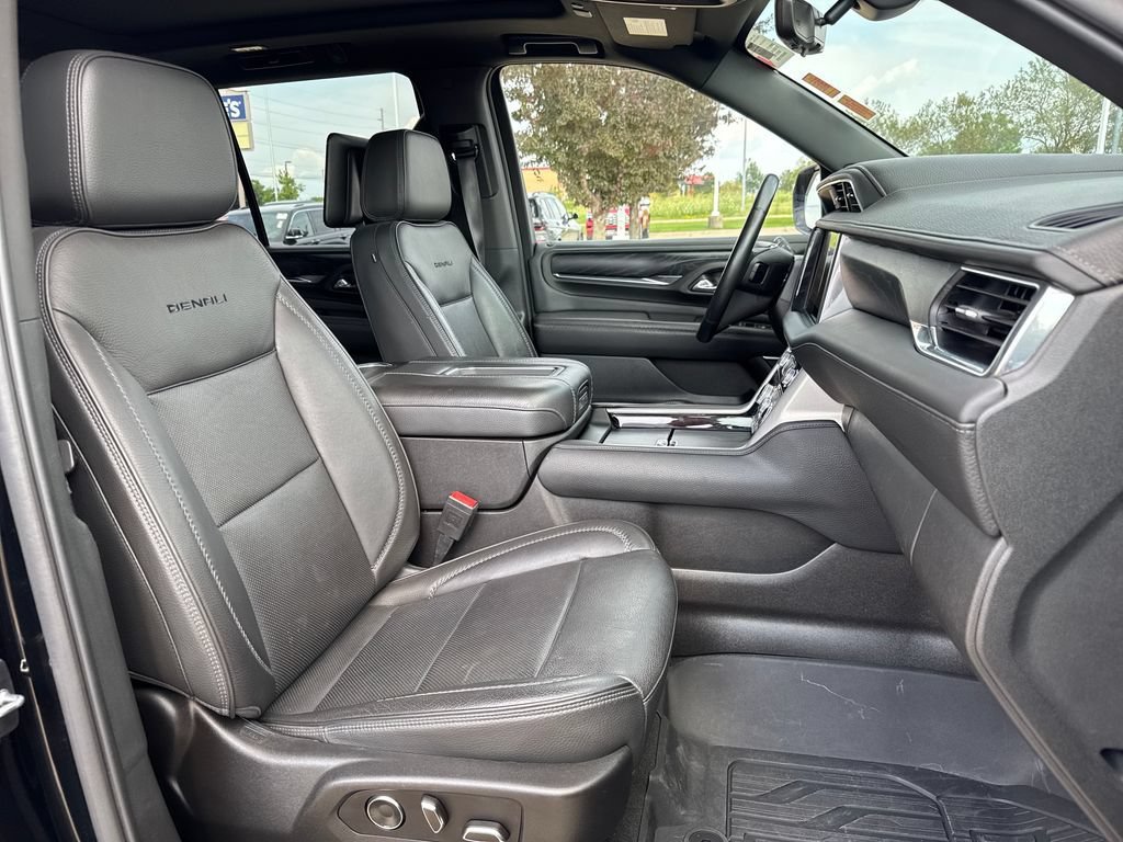 Certified 2021 GMC Yukon Denali w/ Denali Ultimate Package AWD/4WD image 43
