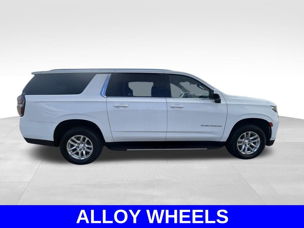 Used 2023 Chevrolet Suburban LT AWD/4WD image 3