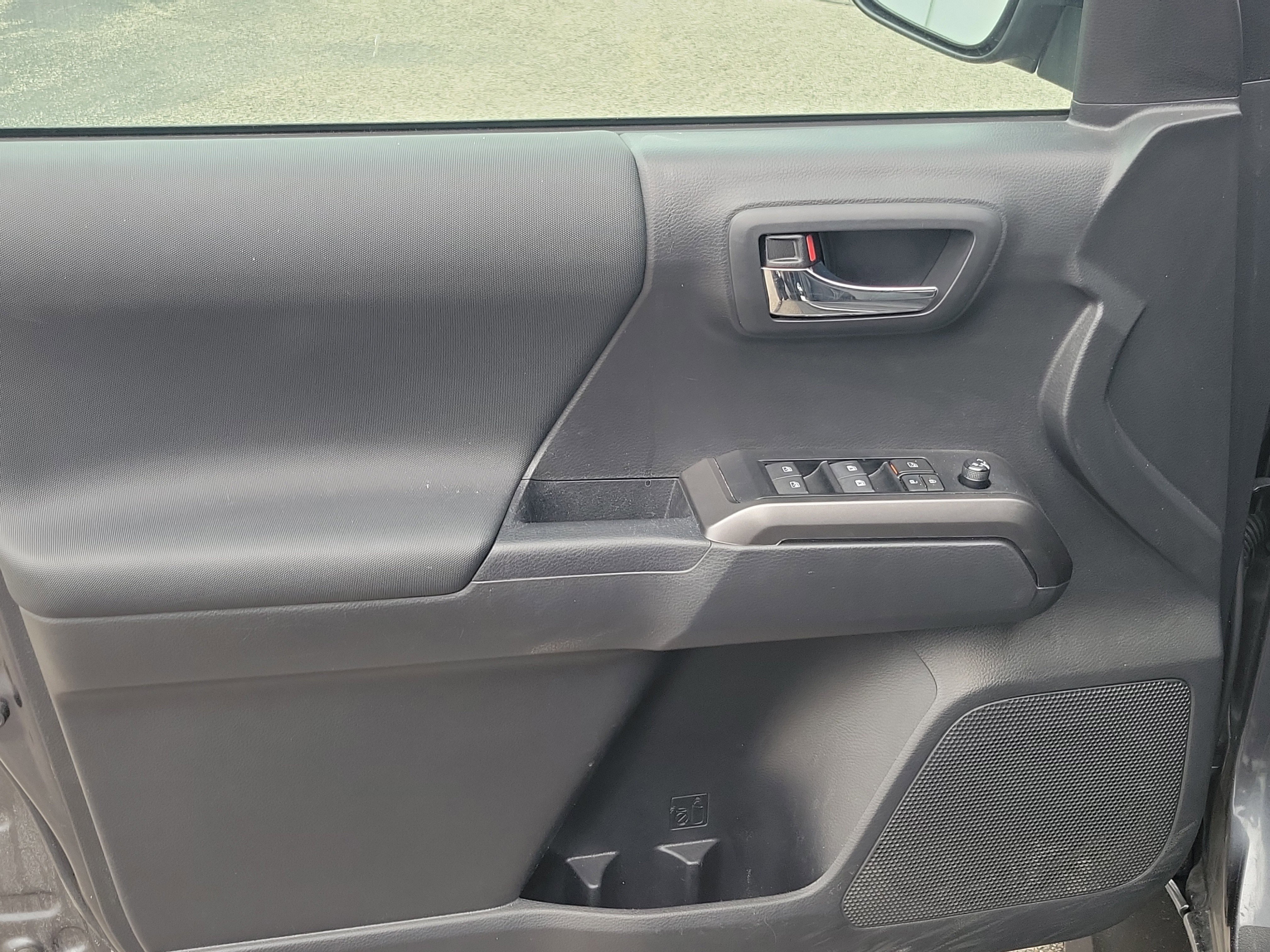 Used 2023 Toyota Tacoma TRD Sport image 15