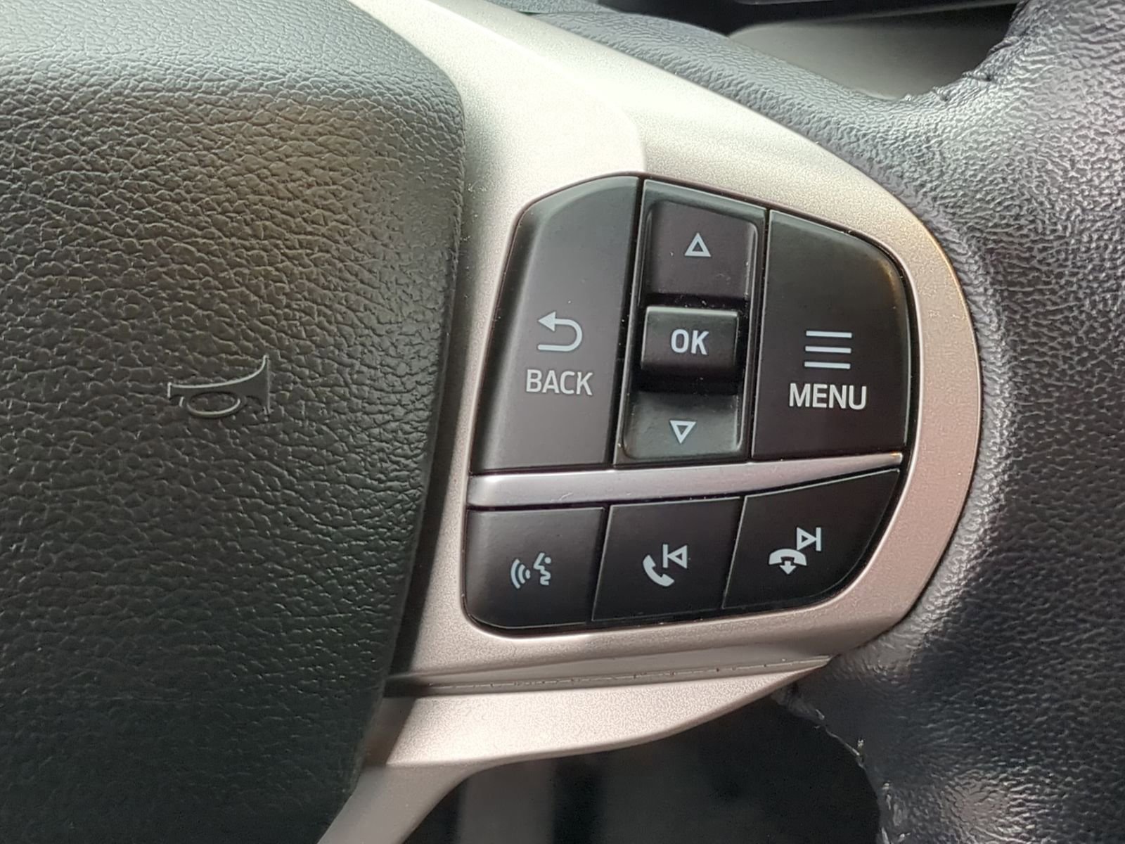 Used 2022 Ford Explorer XLT w/ Equipment Group 202A image 31