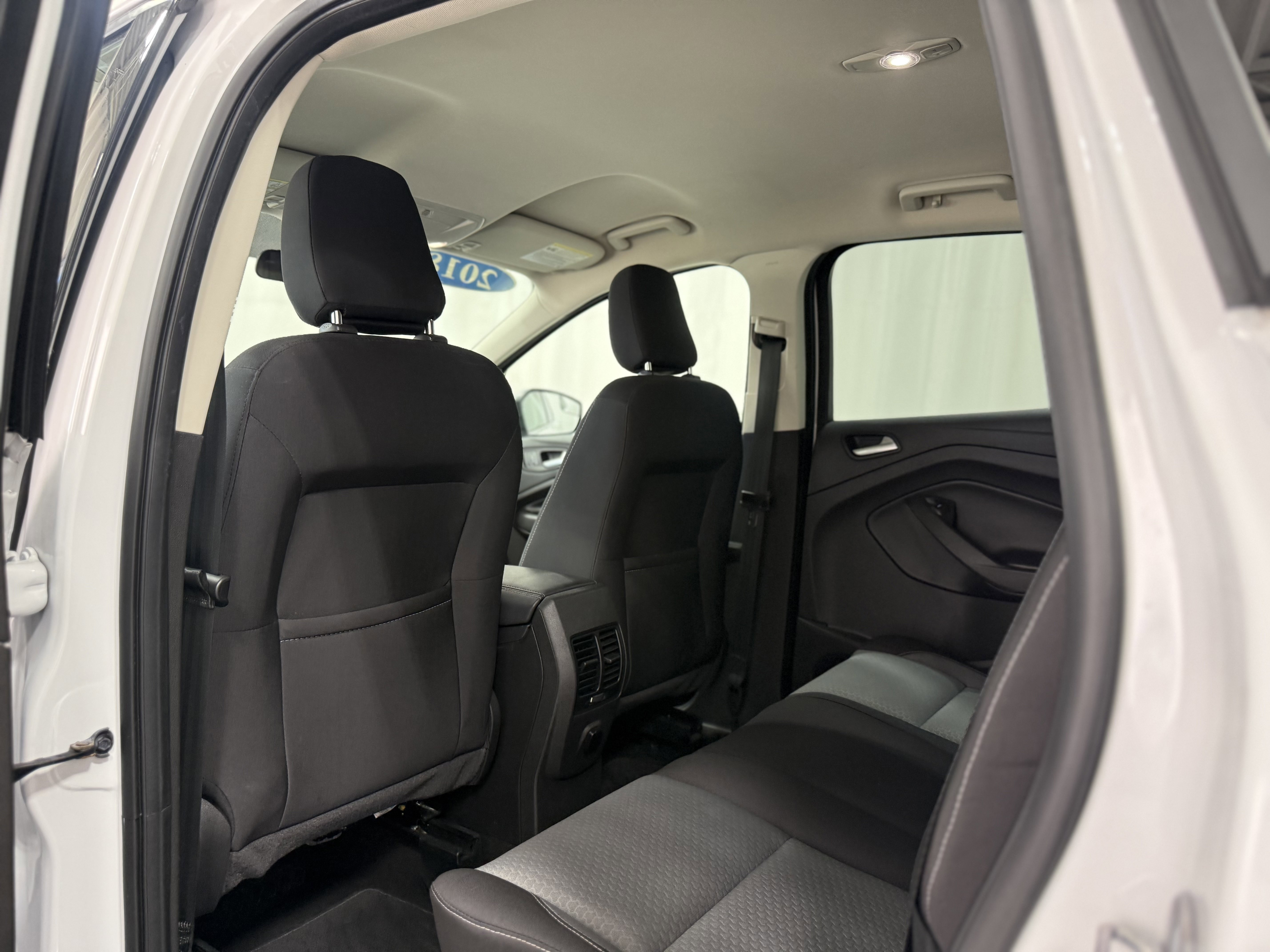 Used 2018 Ford Escape SE w/ SE Sync 3 Package image 25