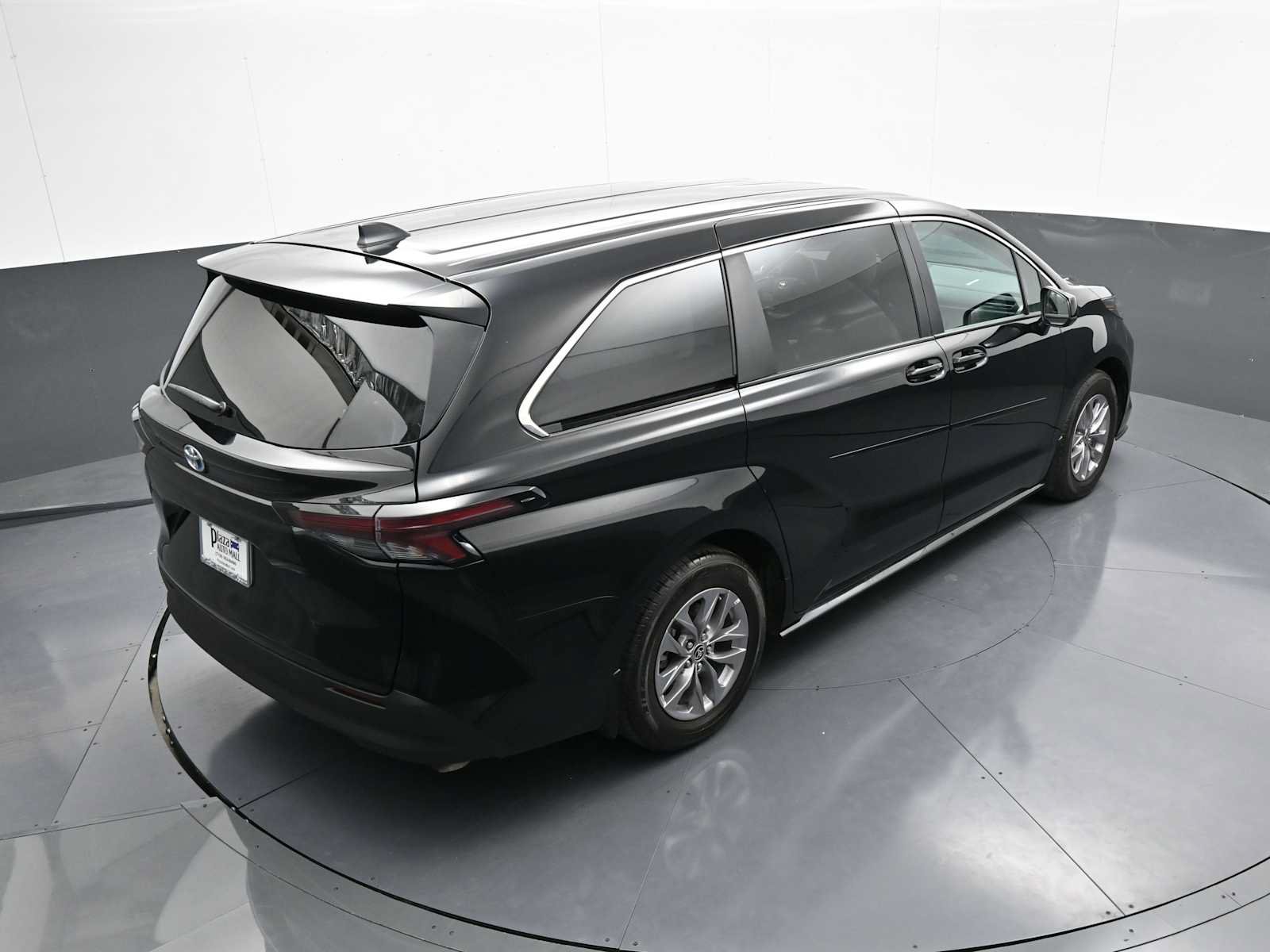 Used 2024 Toyota Sienna LE w/ Protection Package (TMS) AWD/4WD image 34