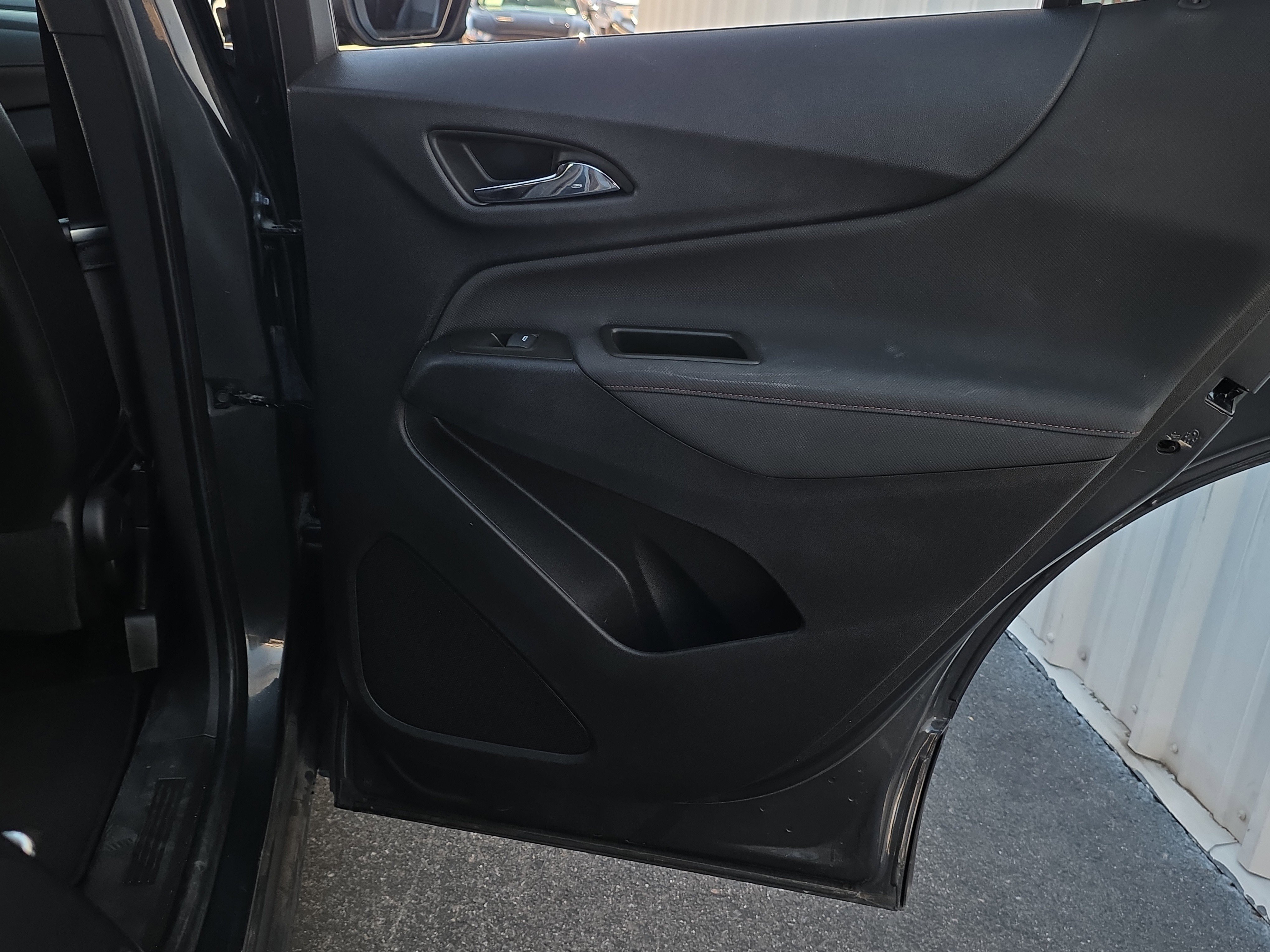 Used 2023 Chevrolet Equinox RS w/ LPO, Cargo Package image 30