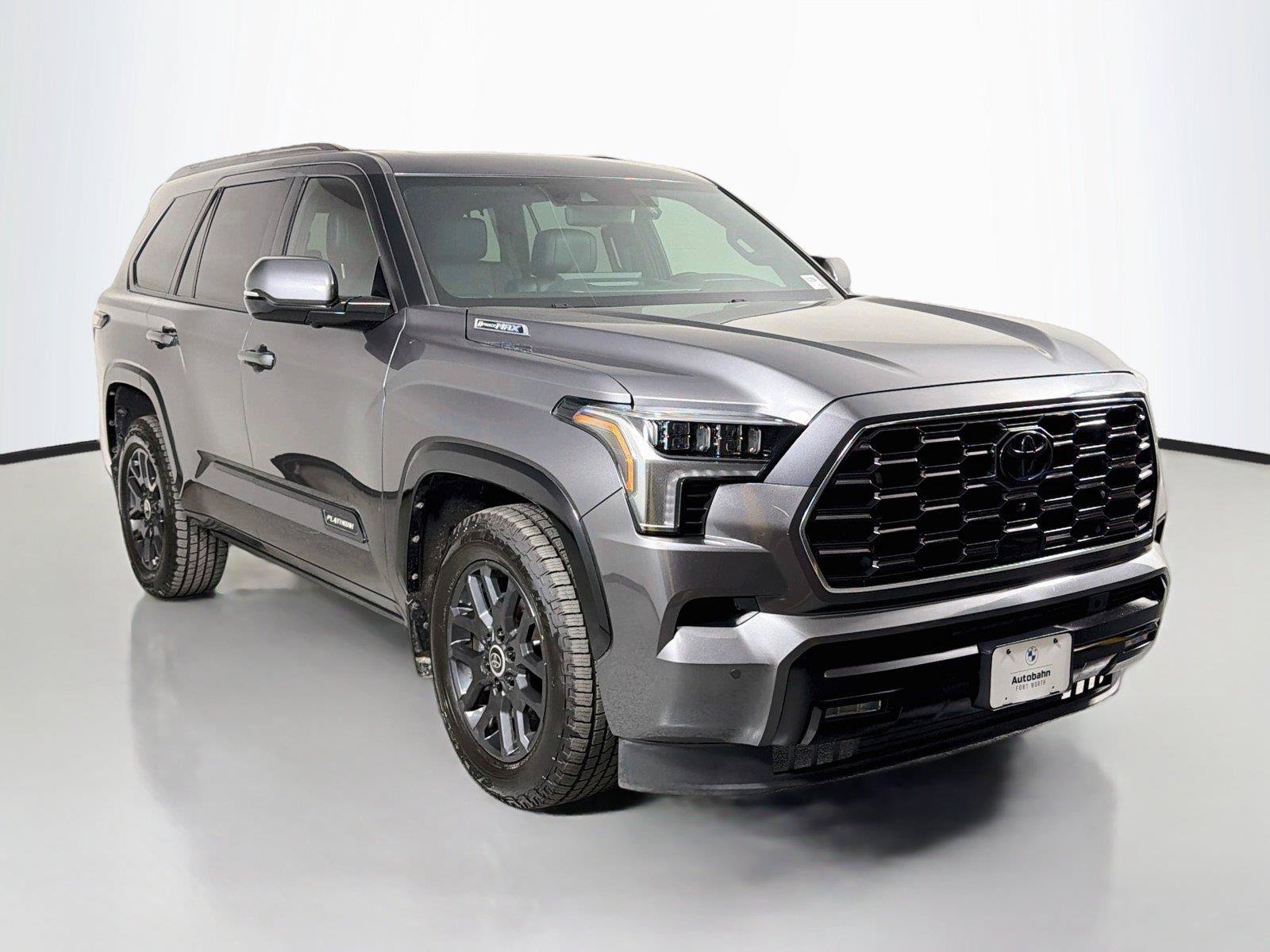 Used 2024 Toyota Sequoia Platinum AWD/4WD image 3