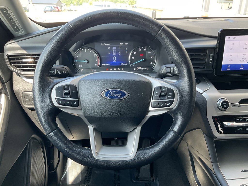 Used 2022 Ford Explorer XLT image 14