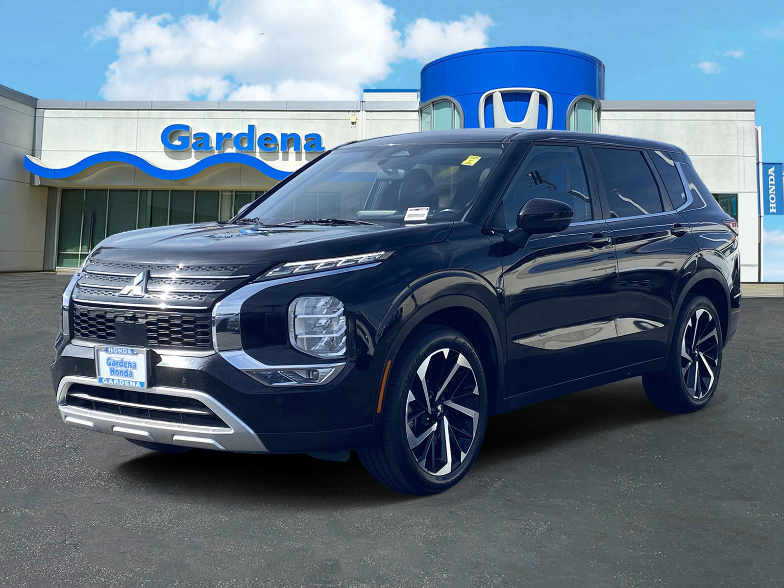 Used 2024 Mitsubishi Outlander SE image 3