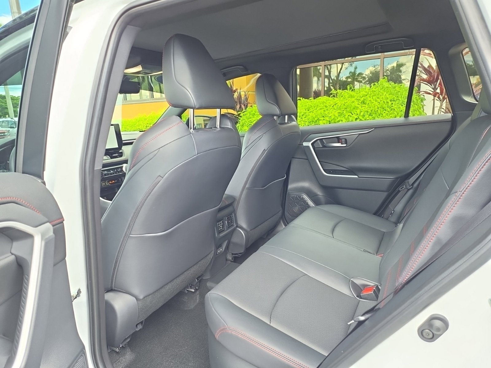 Used 2025 Toyota RAV4 XSE w/ Premium Package AWD/4WD image 6