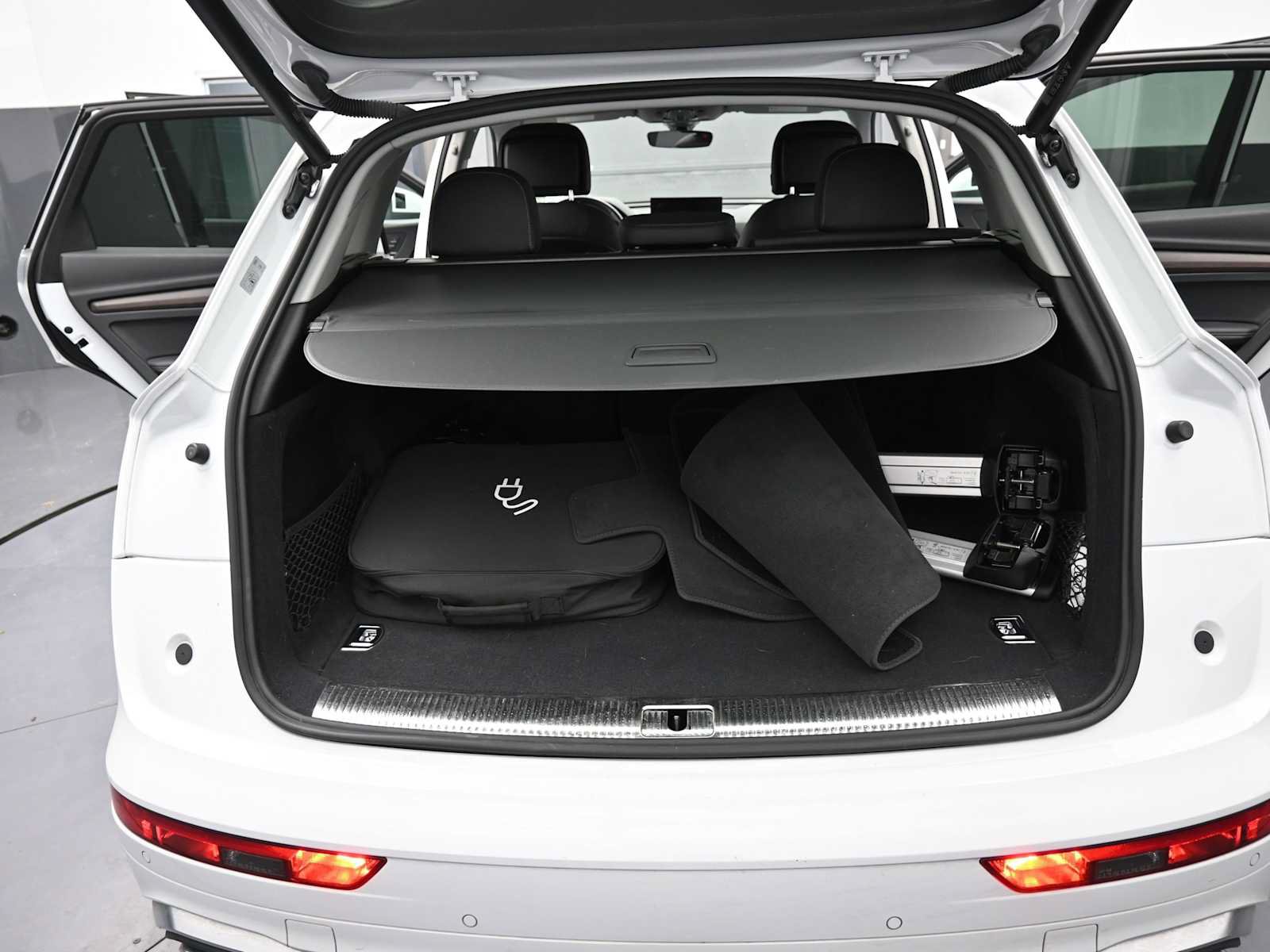 Used 2021 Audi Q5 e Premium Plus AWD/4WD image 13