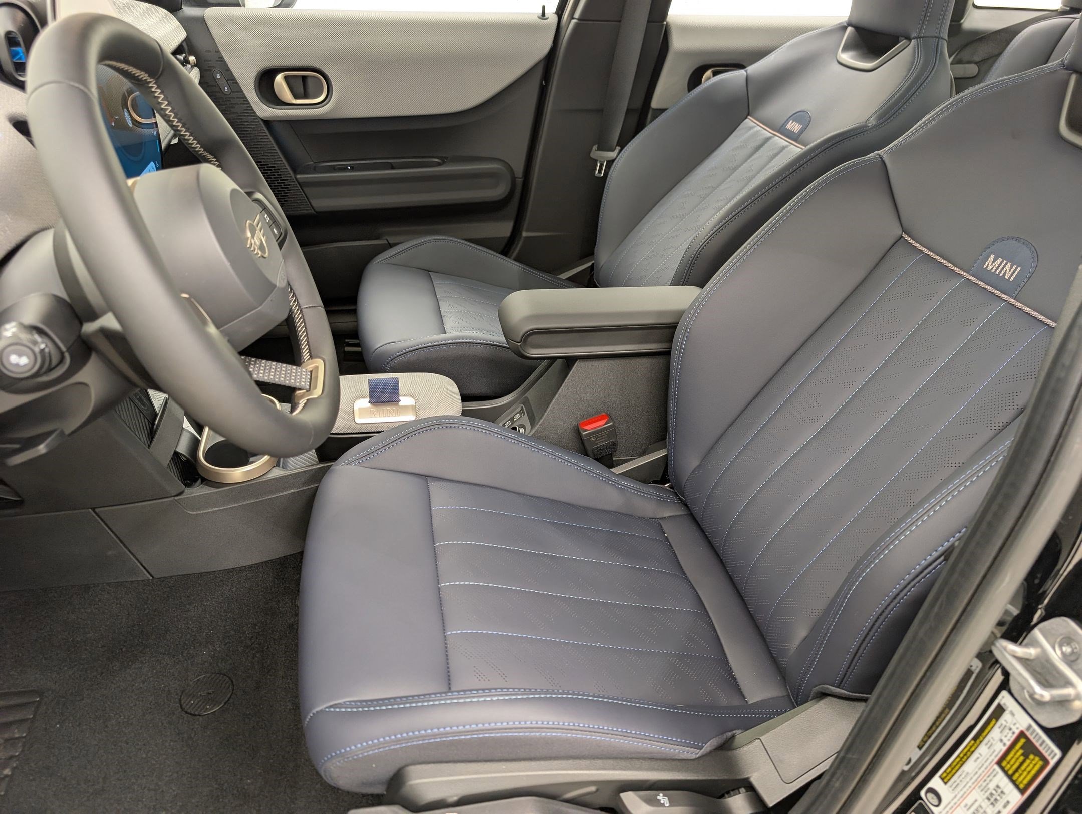 New 2026 MINI Cooper 4-Door Hardtop FWD image 5