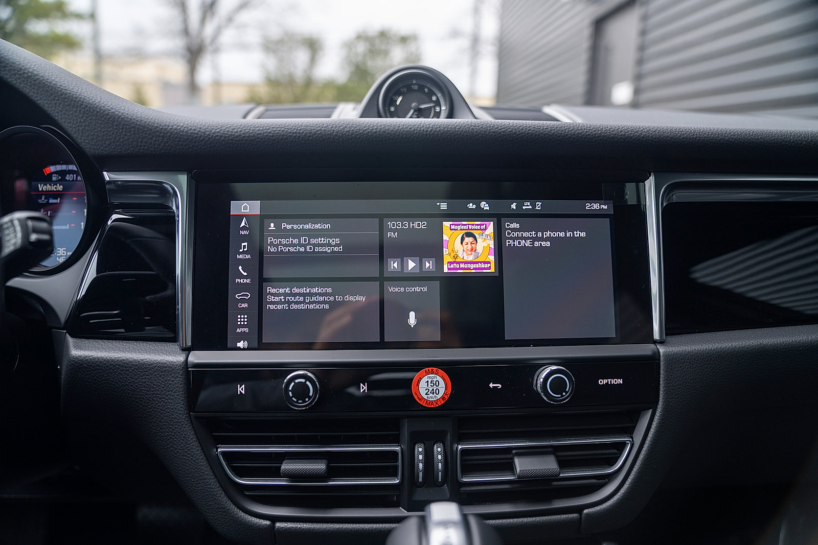 Certified 2026 Porsche Macan AWD/4WD image 12