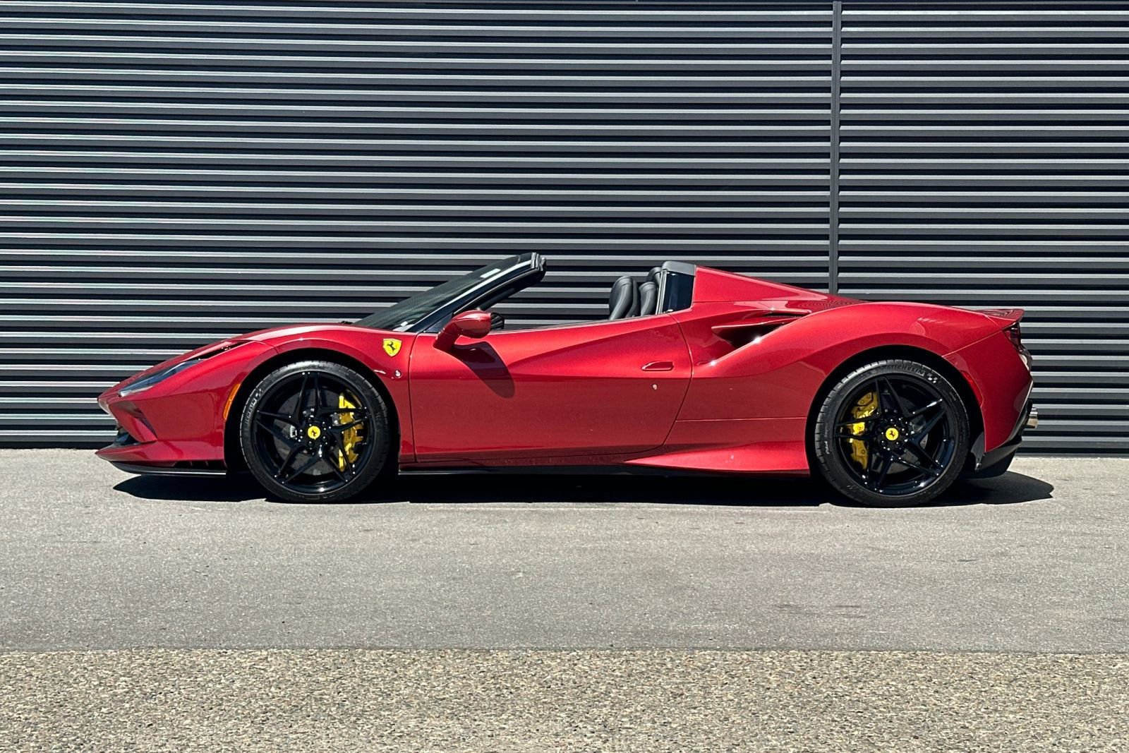 Used 2022 Ferrari F8 Tributo image 2