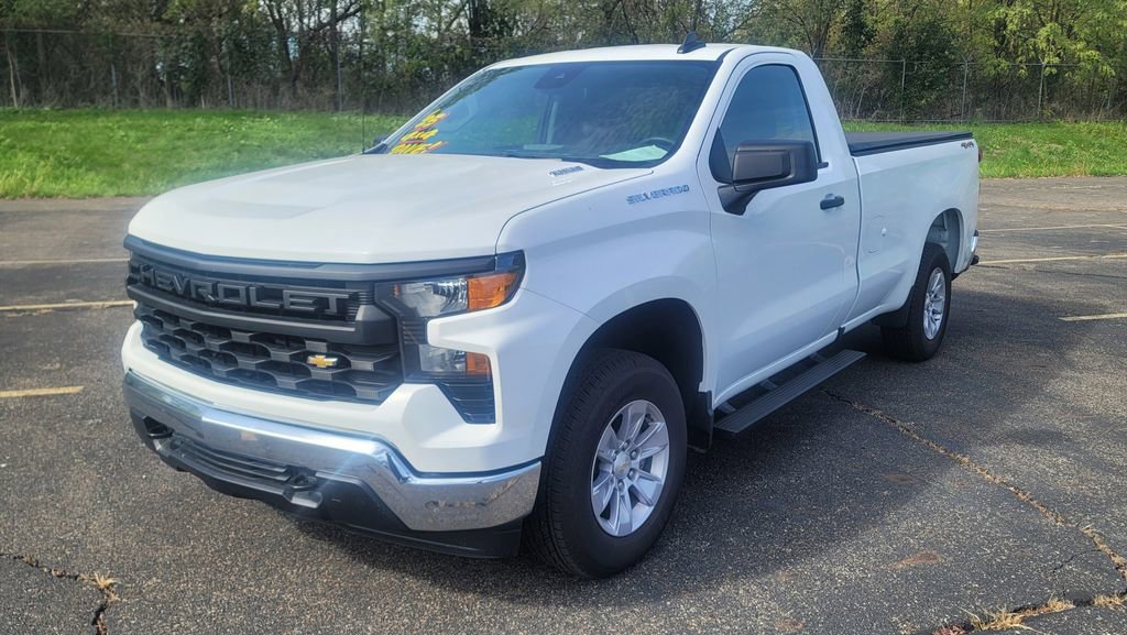 Used 2025 Chevrolet Silverado 1500 W/T w/ WT Value Package image 3