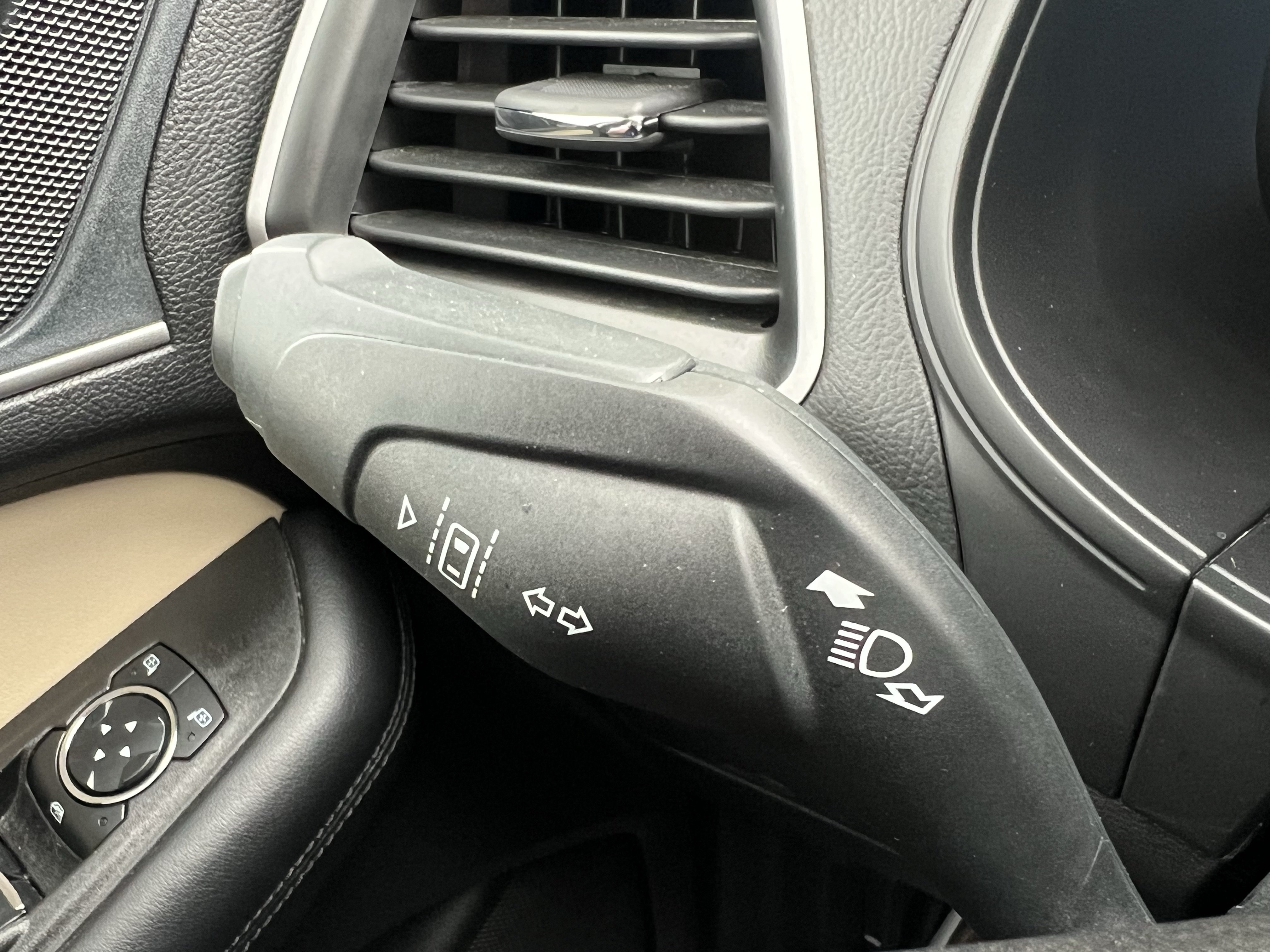 Used 2024 Ford Edge SEL w/ Convenience Package AWD/4WD image 35