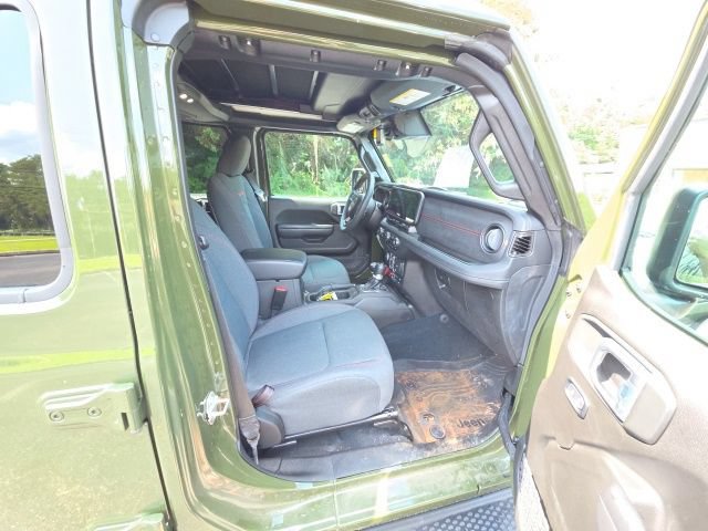 Used 2024 Jeep Wrangler Unlimited Rubicon w/ Technology Group AWD/4WD image 24