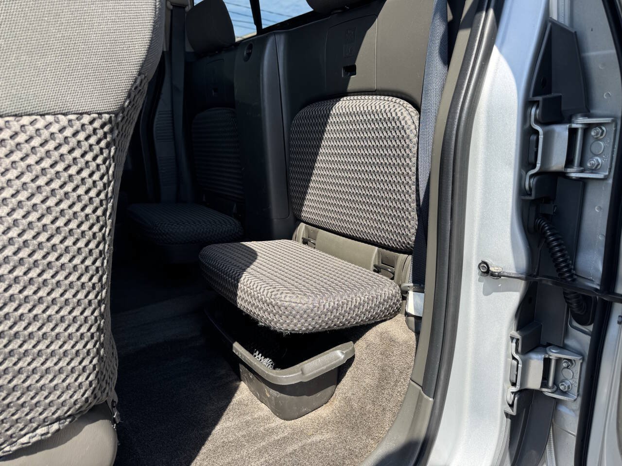 Used 2015 Nissan Frontier SV AWD/4WD image 22