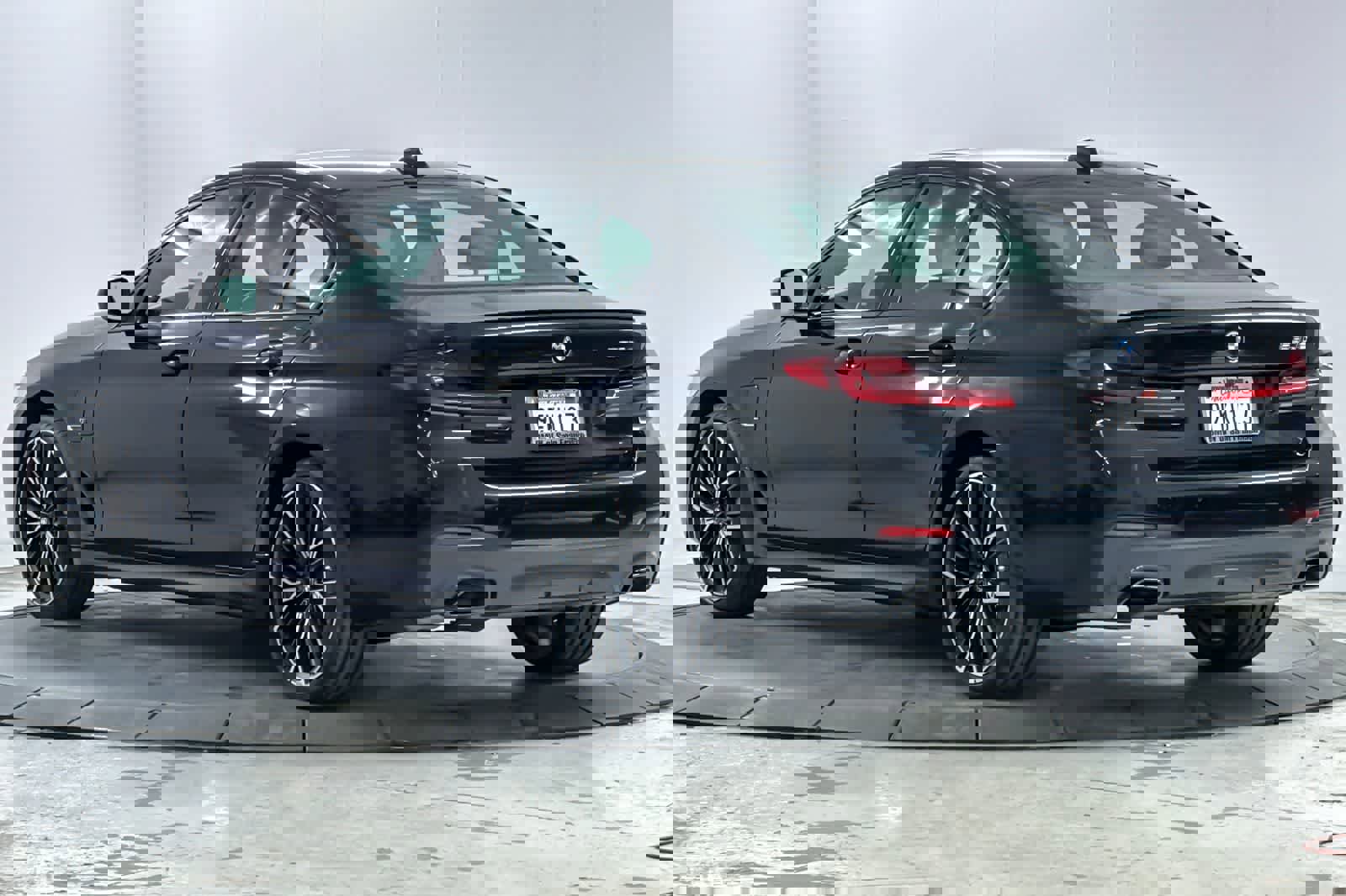 Used 2023 BMW 530e 530e w/ M Sport Package image 6