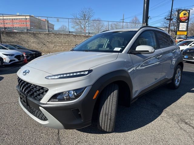 Certified 2023 Hyundai Kona SEL w/ Convenience Package image 3
