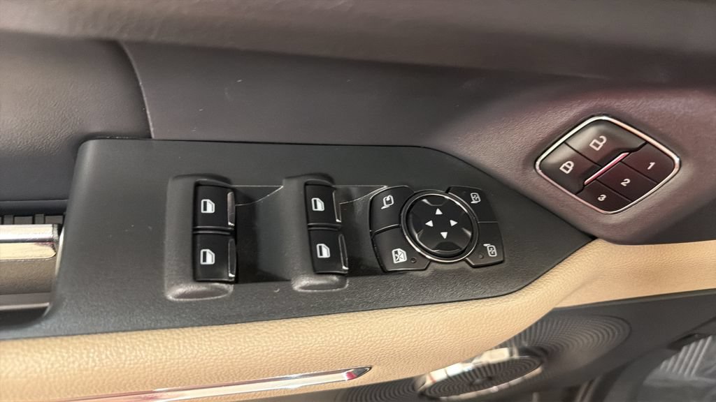 Used 2024 Ford Expedition Limited AWD/4WD image 17