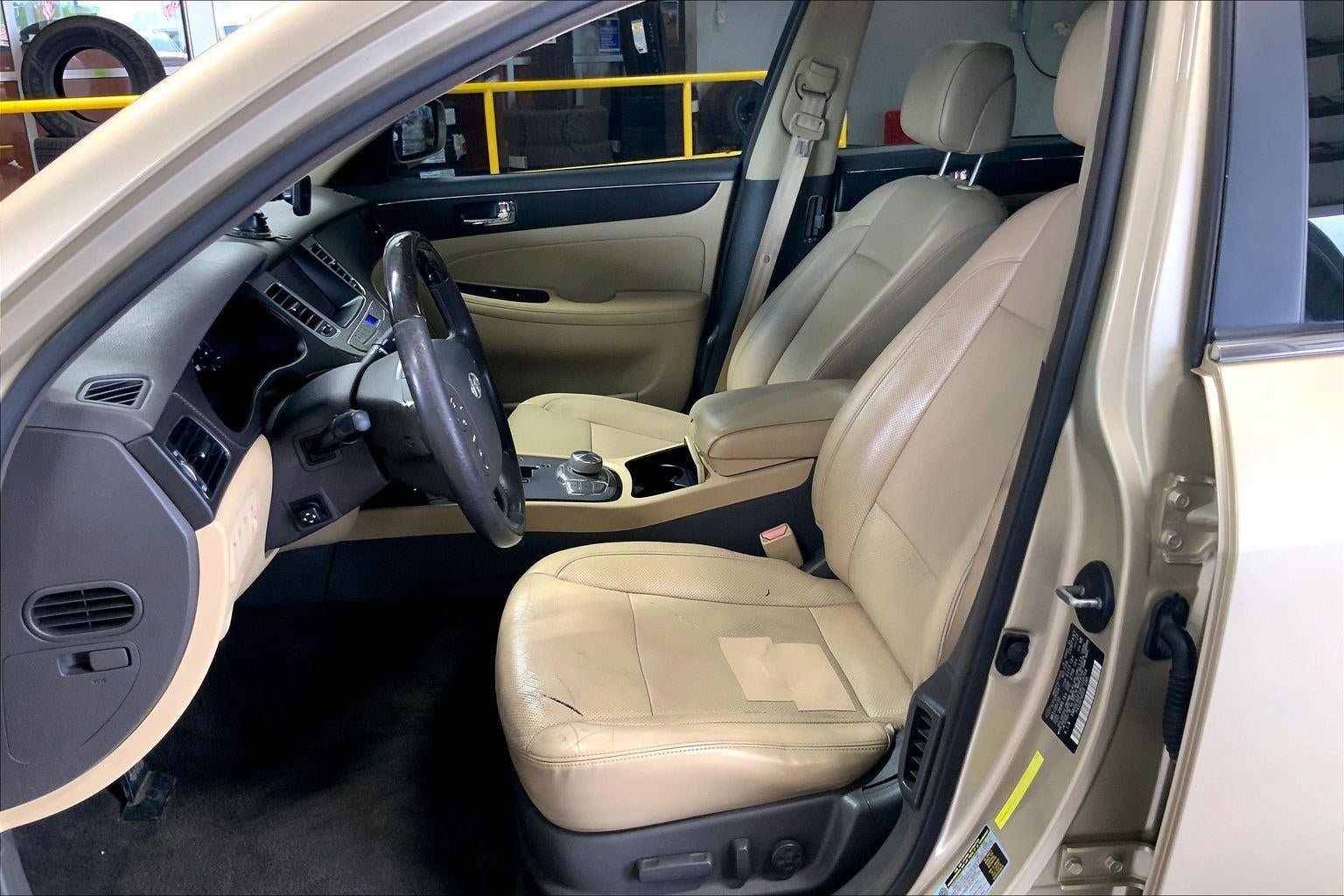 Used 2010 Hyundai Genesis 4.6 w/ Technology Pkg 5 RWD image 20