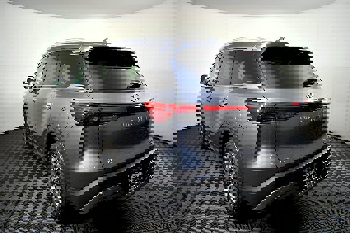 Used 2023 INFINITI QX60 Luxe image 11
