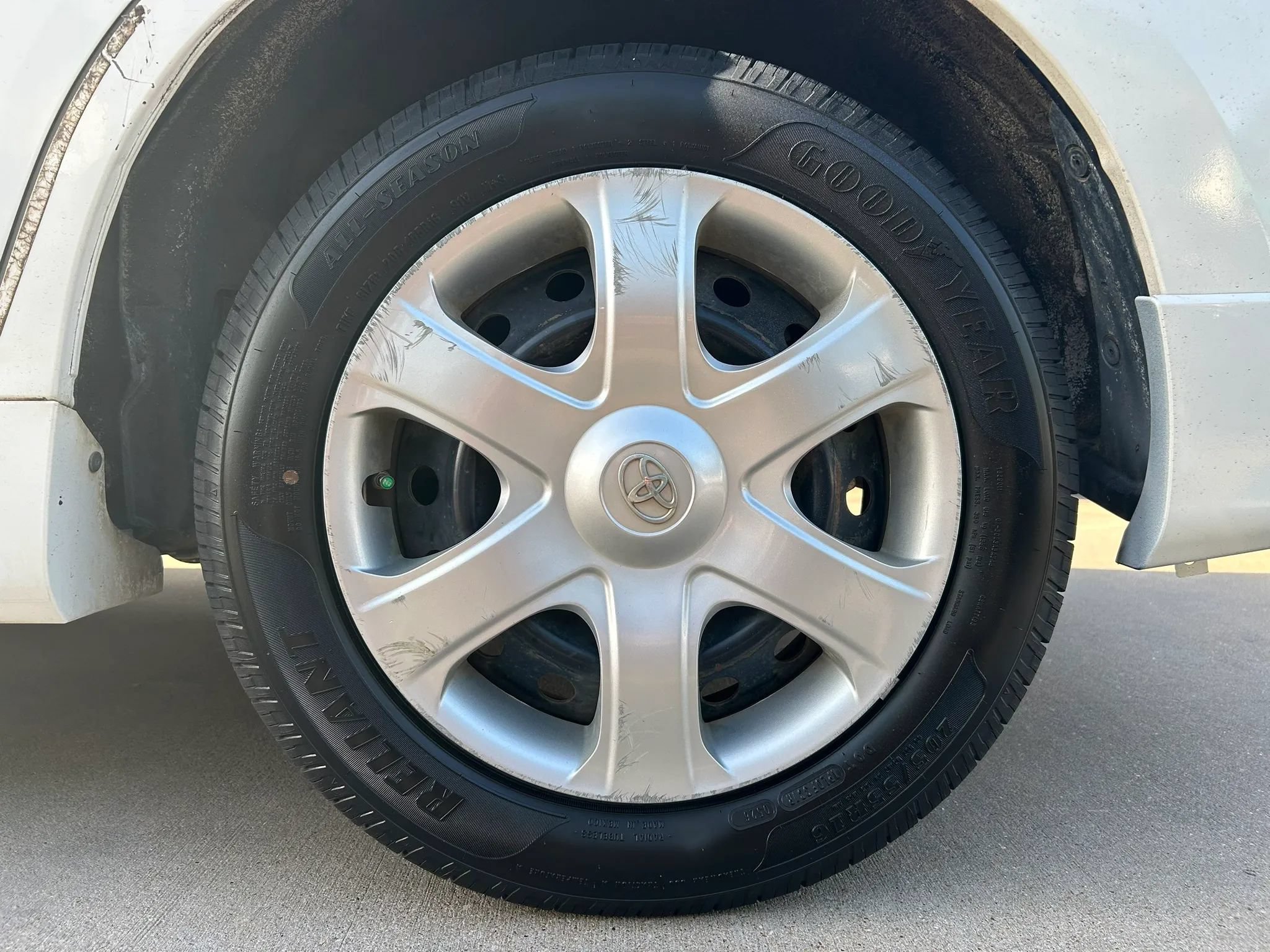 Used 2010 Toyota Matrix S FWD image 27