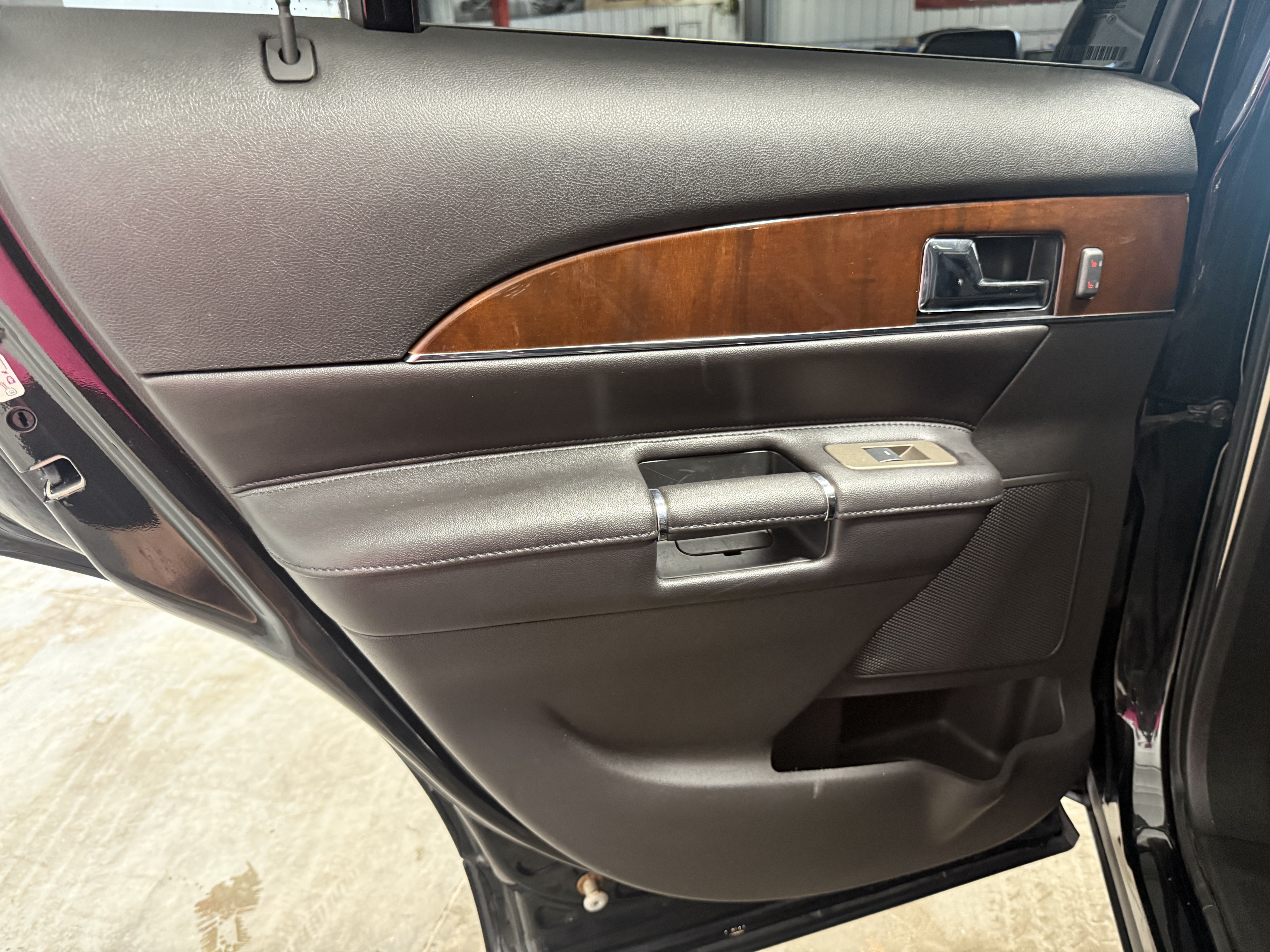 Used 2014 Lincoln MKX AWD w/ Equipment Group 102A image 18