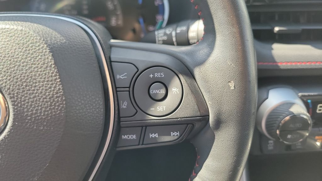 Used 2022 Toyota RAV4 SE w/ Weather & Moonroof Package AWD/4WD image 21