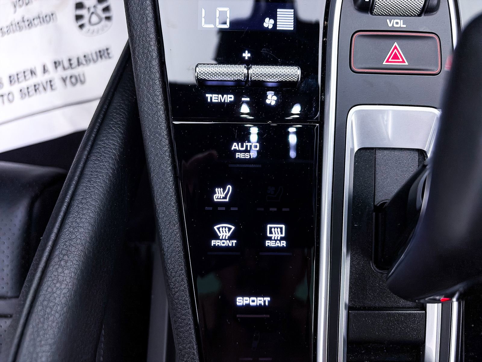 Used 2023 Porsche Cayenne image 27