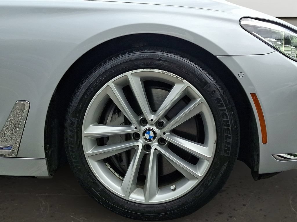 Used 2016 BMW 750i xDrive AWD/4WD image 9