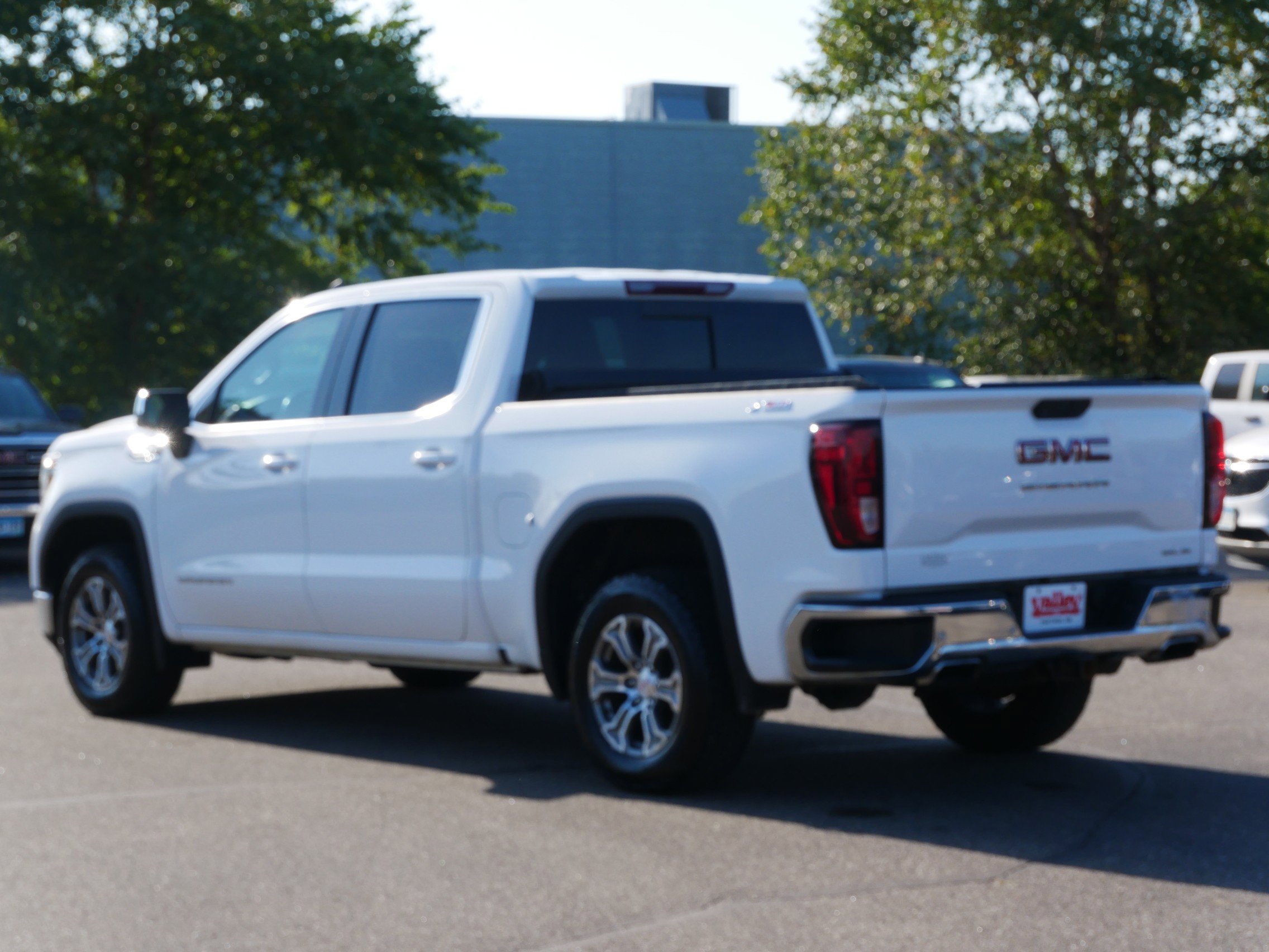 Used 2020 GMC Sierra 1500 SLE w/ SLE Value Package image 5