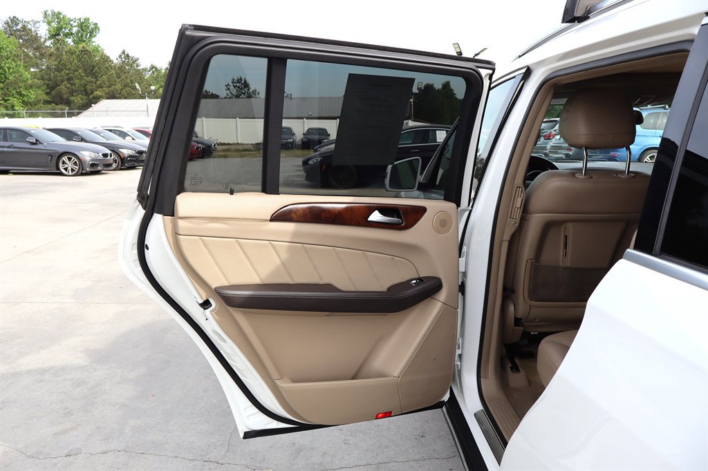 Used 2015 Mercedes-Benz GL 320 BlueTEC 4MATIC image 34