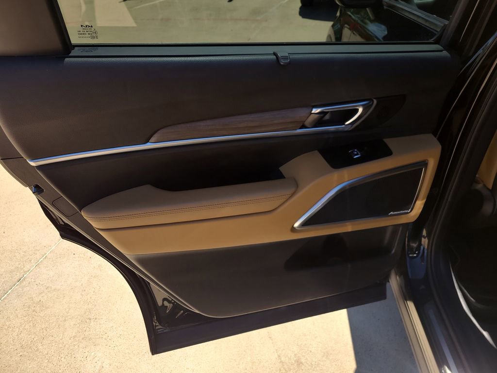 Used 2022 Kia Telluride SX w/ Nightfall Edition Package image 14