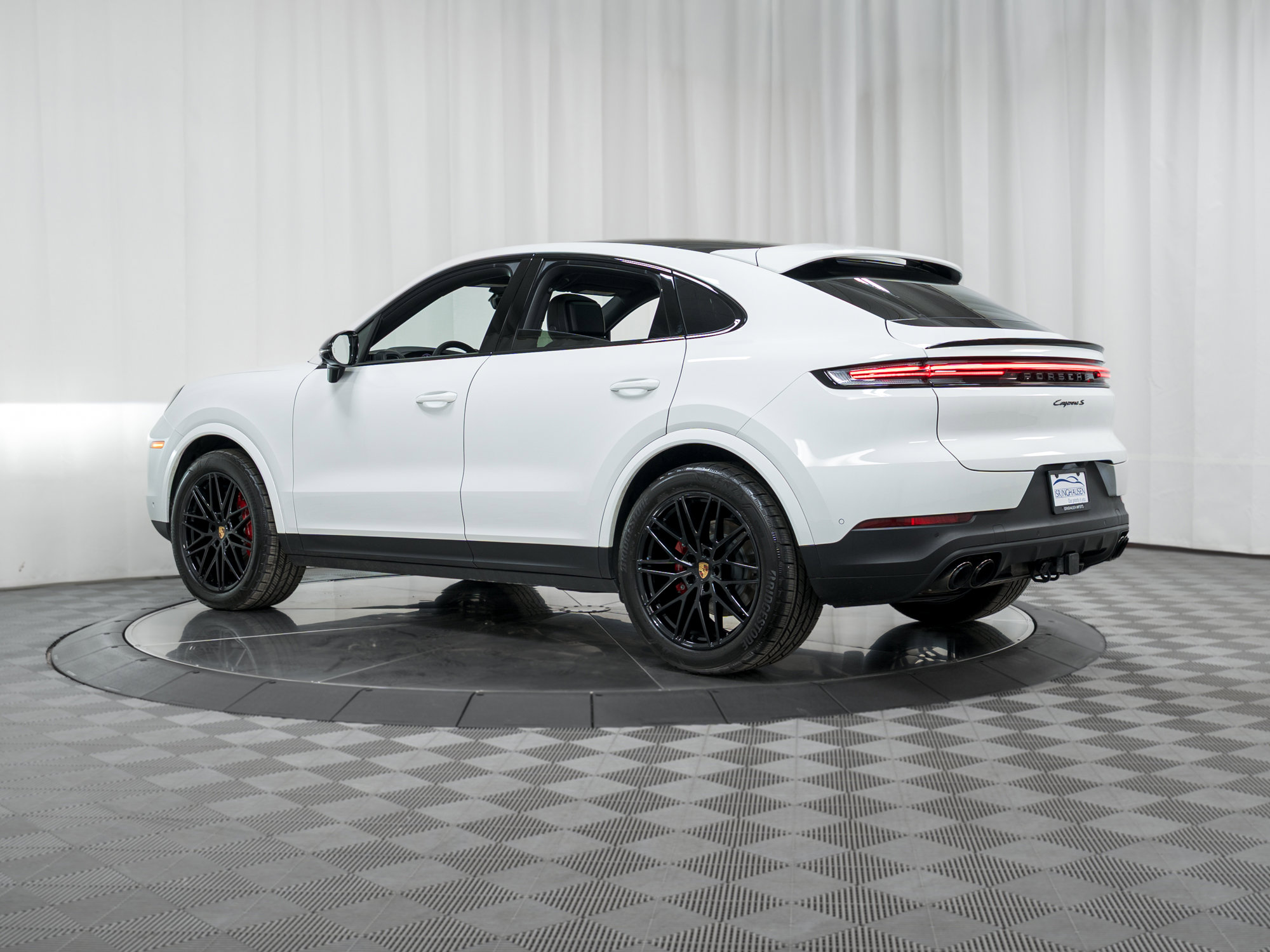 Used 2025 Porsche Cayenne S image 32