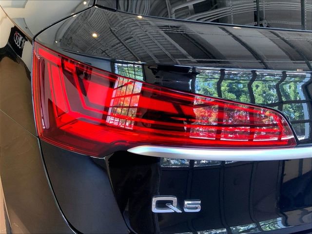 Used 2023 Audi Q5 2.0T Premium w/ Convenience Package AWD/4WD image 28
