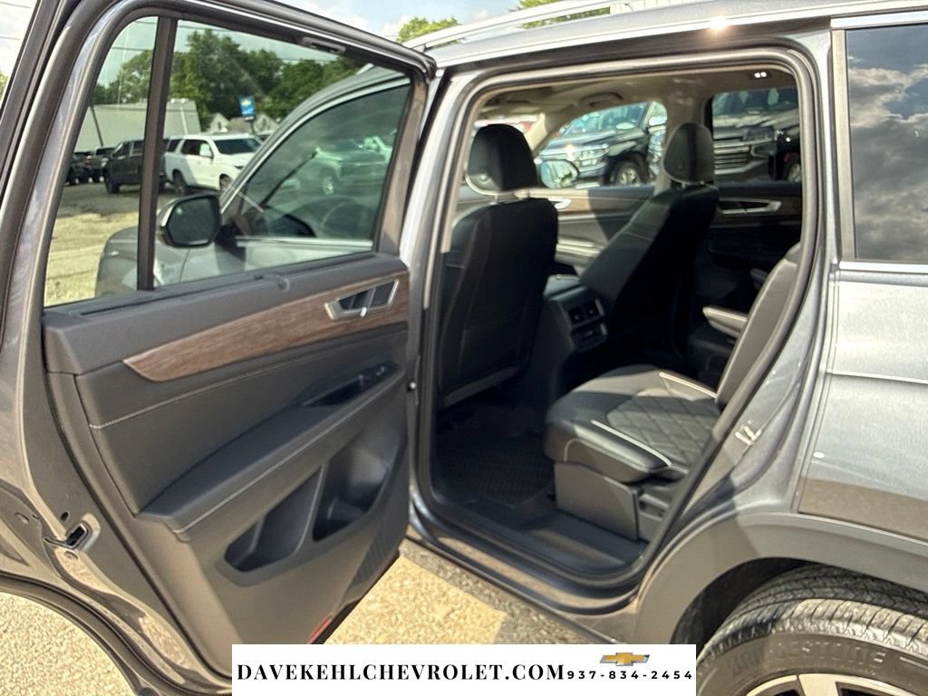 Used 2024 Volkswagen Atlas SEL Premium R-Line AWD/4WD image 15