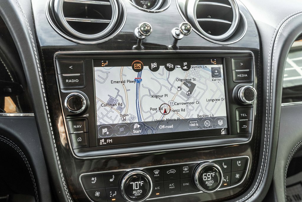 Used 2019 Bentley Bentayga image 26