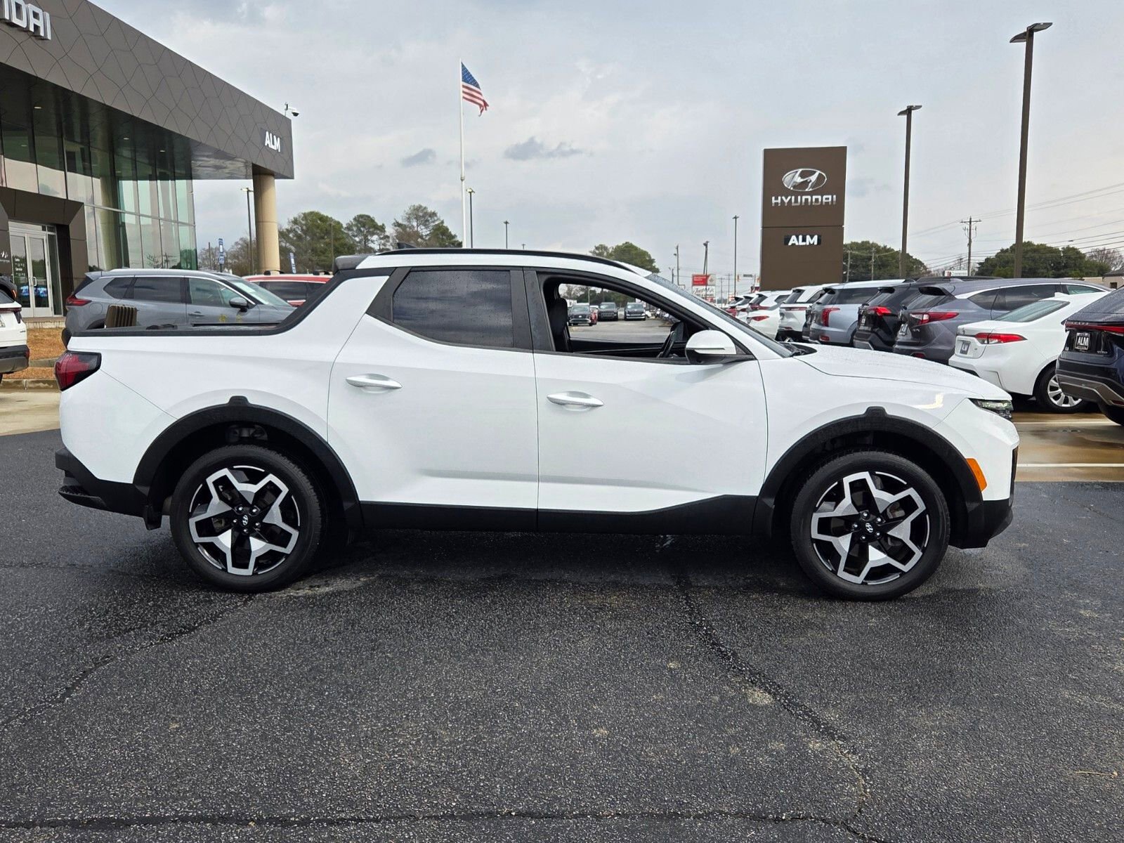 Used 2022 Hyundai Santa Cruz Limited image 14