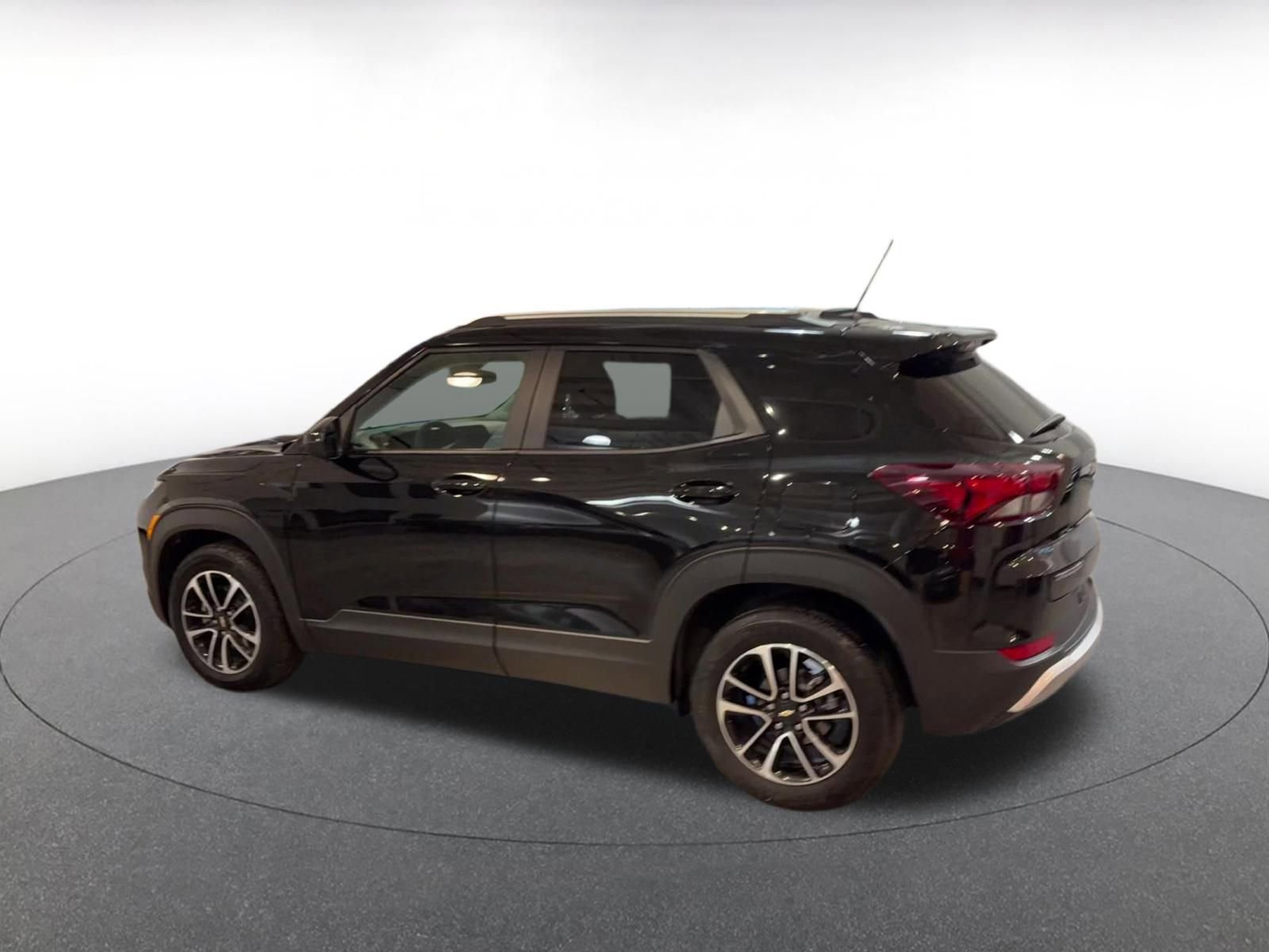 Used 2025 Chevrolet TrailBlazer LT image 10