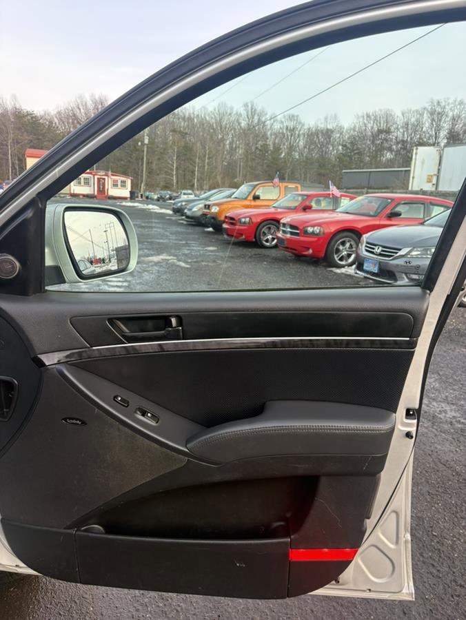 Used 2012 Hyundai Veracruz Limited w/ Navigation Pkg image 23