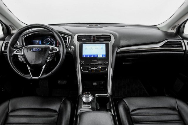 Used 2020 Ford Fusion SEL FWD image 12
