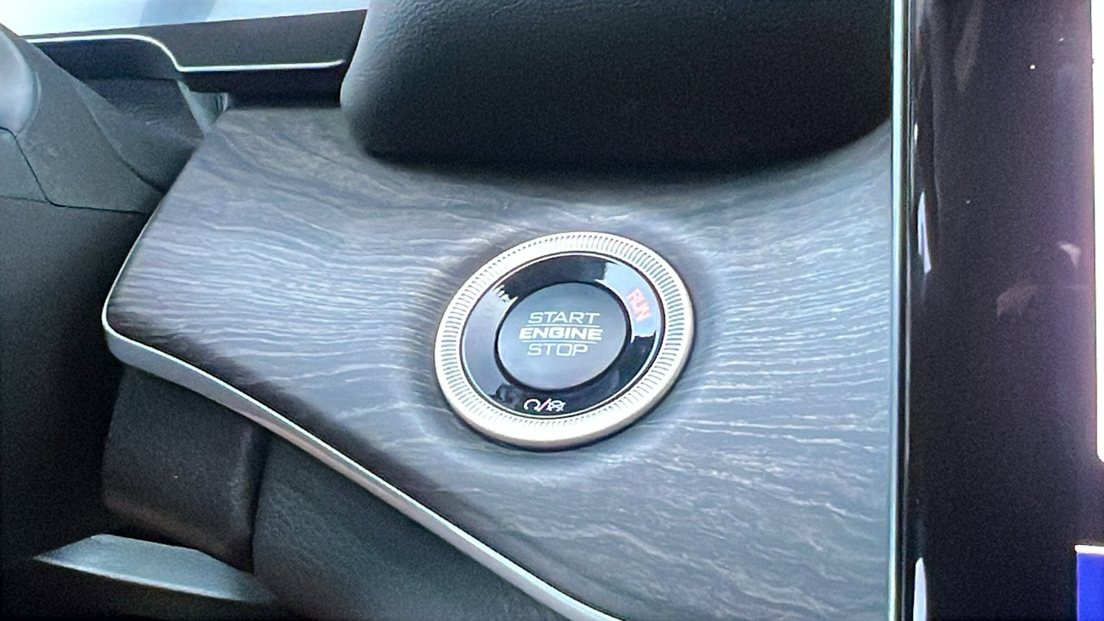 New 2025 Jeep Grand Cherokee L Limited w/ Luxury Tech Group II image 32