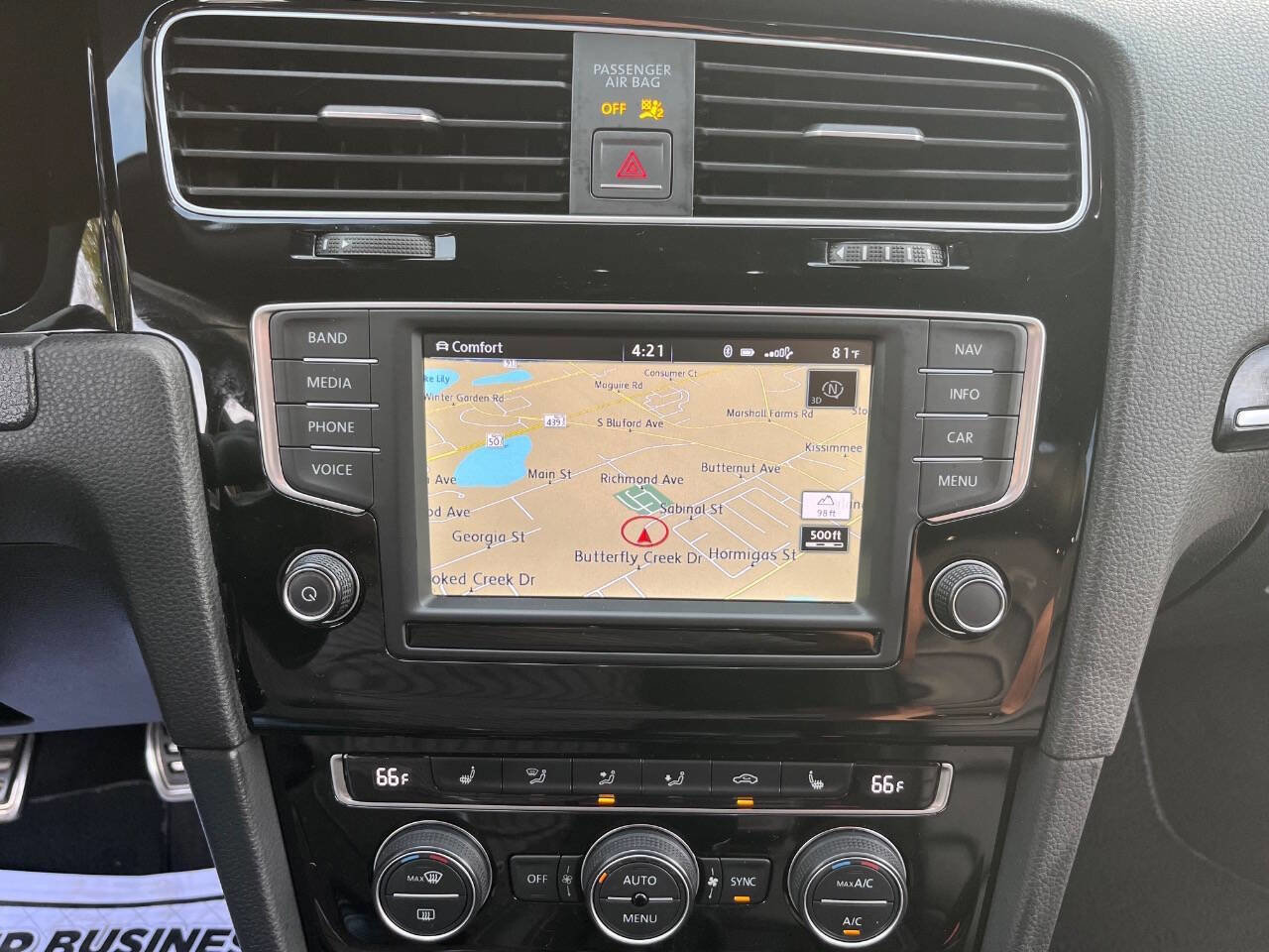 Used 2017 Volkswagen Golf R 4-Door image 28