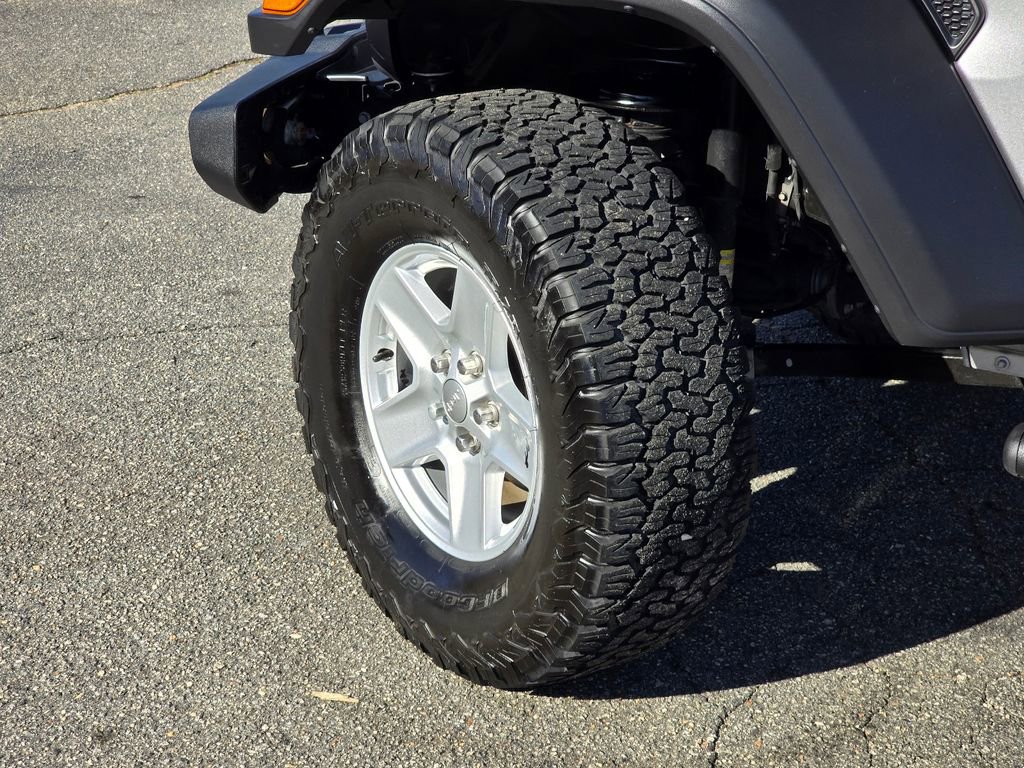 Used 2020 Jeep Gladiator Sport w/ Quick Order Package 24S image 26
